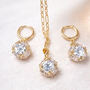 Gold and Crystal Pendant Necklace Set